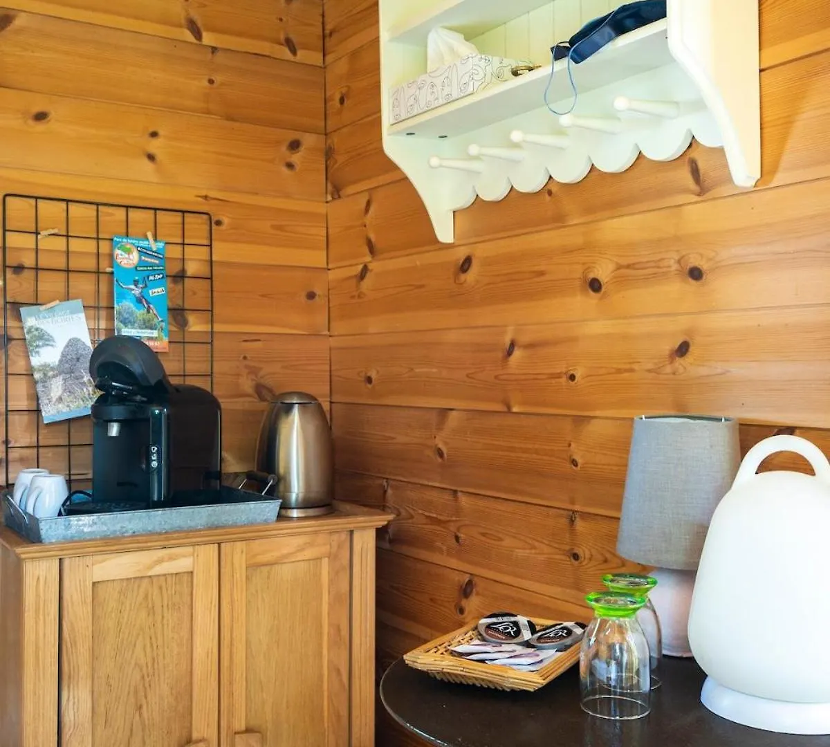 Holiday home Cabane Perchee Avec Jacuzzi, Au Coeur Du Luberon Oppede
