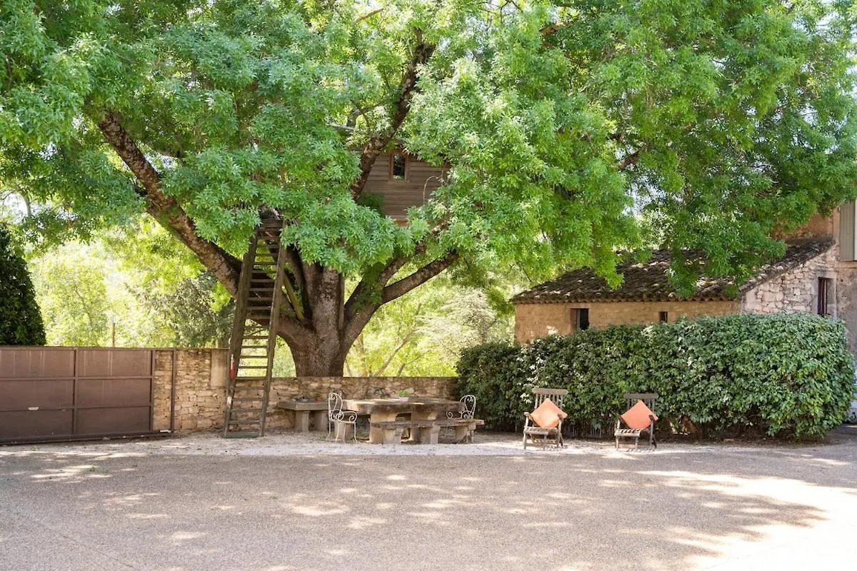Holiday home Cabane Perchee Avec Jacuzzi, Au Coeur Du Luberon Oppede